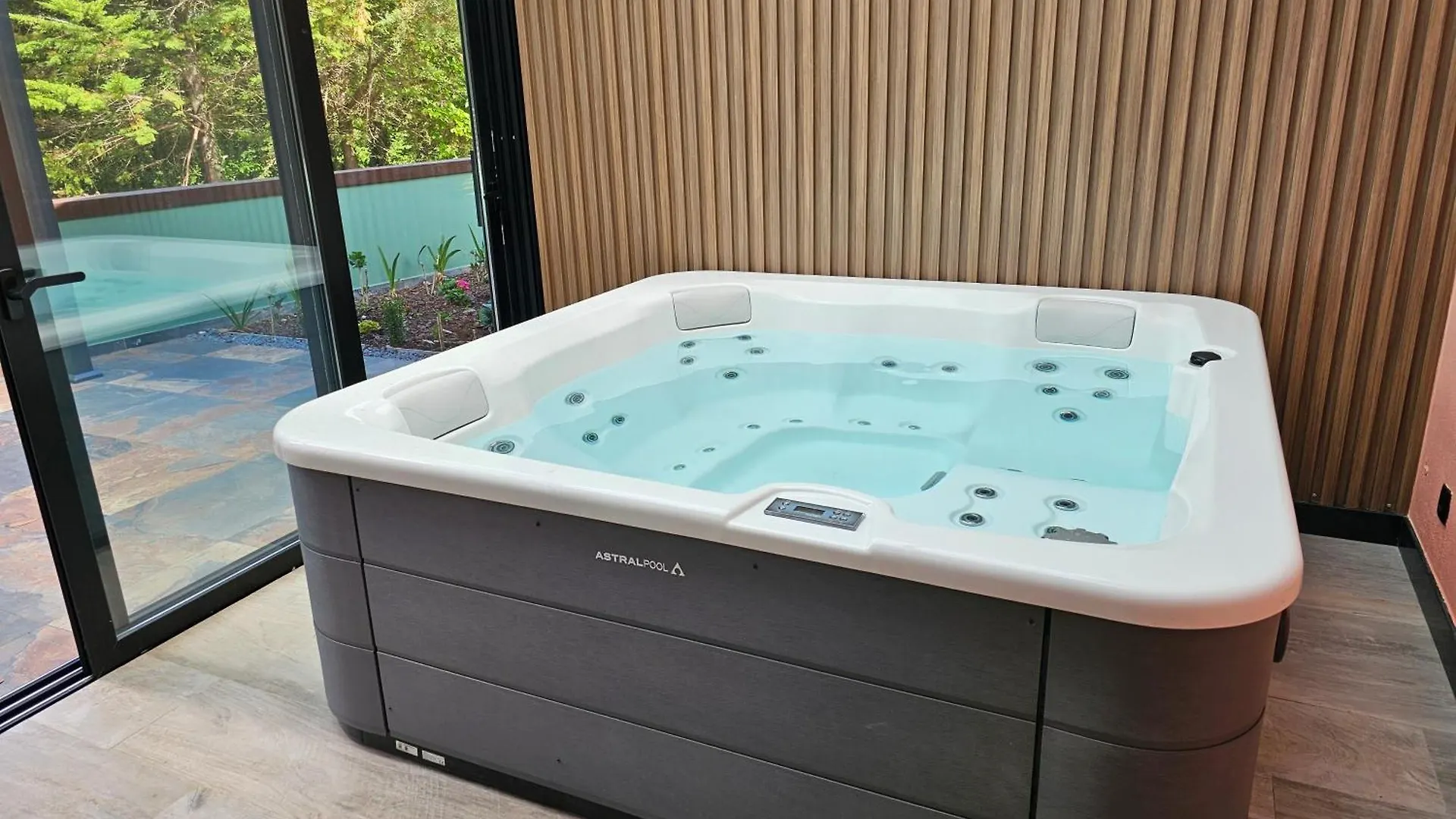 הוילה ארקו דה קלחטה Casa Requinte - Jacuzzi בית נופש
