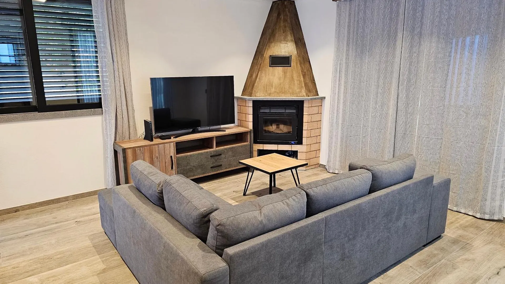 Дом отдыха Вилла Casa Requinte - Jacuzzi Арку-да-Кальета